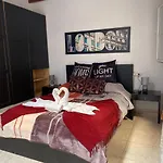 Casa Valentina Ii 아파트 *